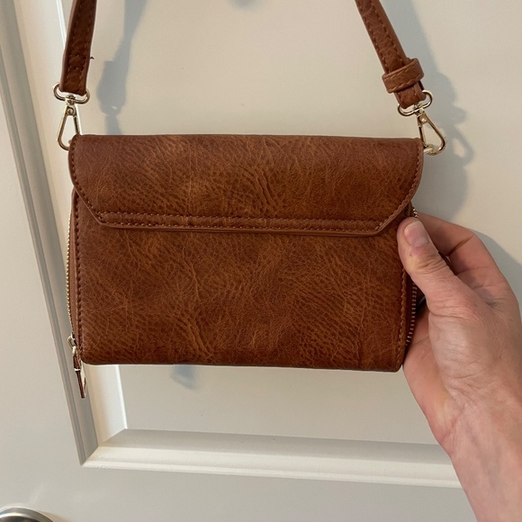 Urban Expressions Crossbody Purse - Picture 2 of 6